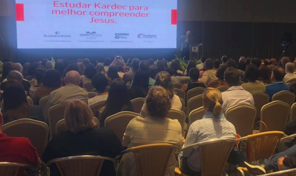 Estudar Kardec para melhor entender Jesus. Palestra de Cosme Massi